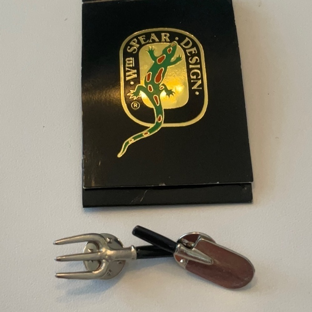 WM Spear Pitchfork Shovel Pins Vintage Alaska